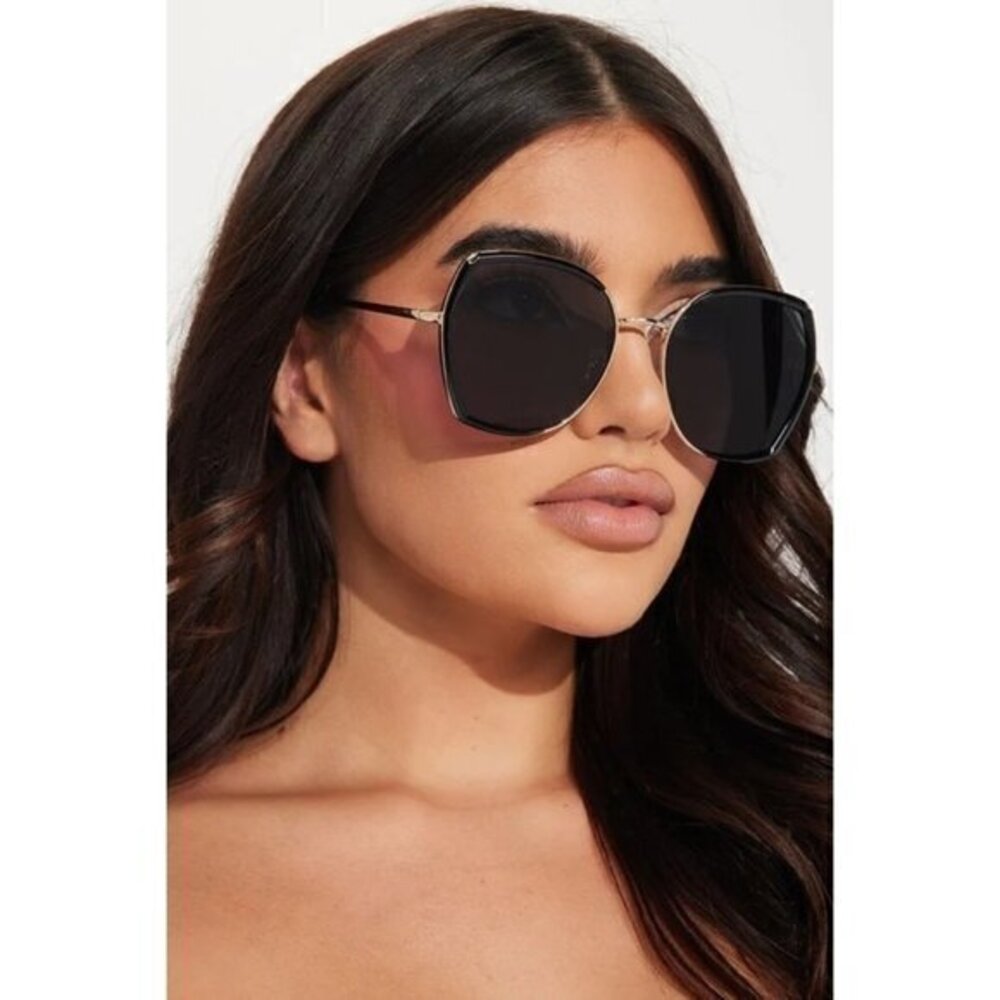 Sensitive Contemplation Cat Eye Frame Sunglasses Black